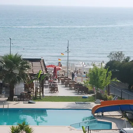 Ξενοδοχείο με διαμερίσματα Linda Apart 3*