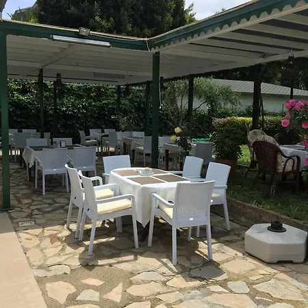 Ξενοδοχείο με διαμερίσματα Linda Apart